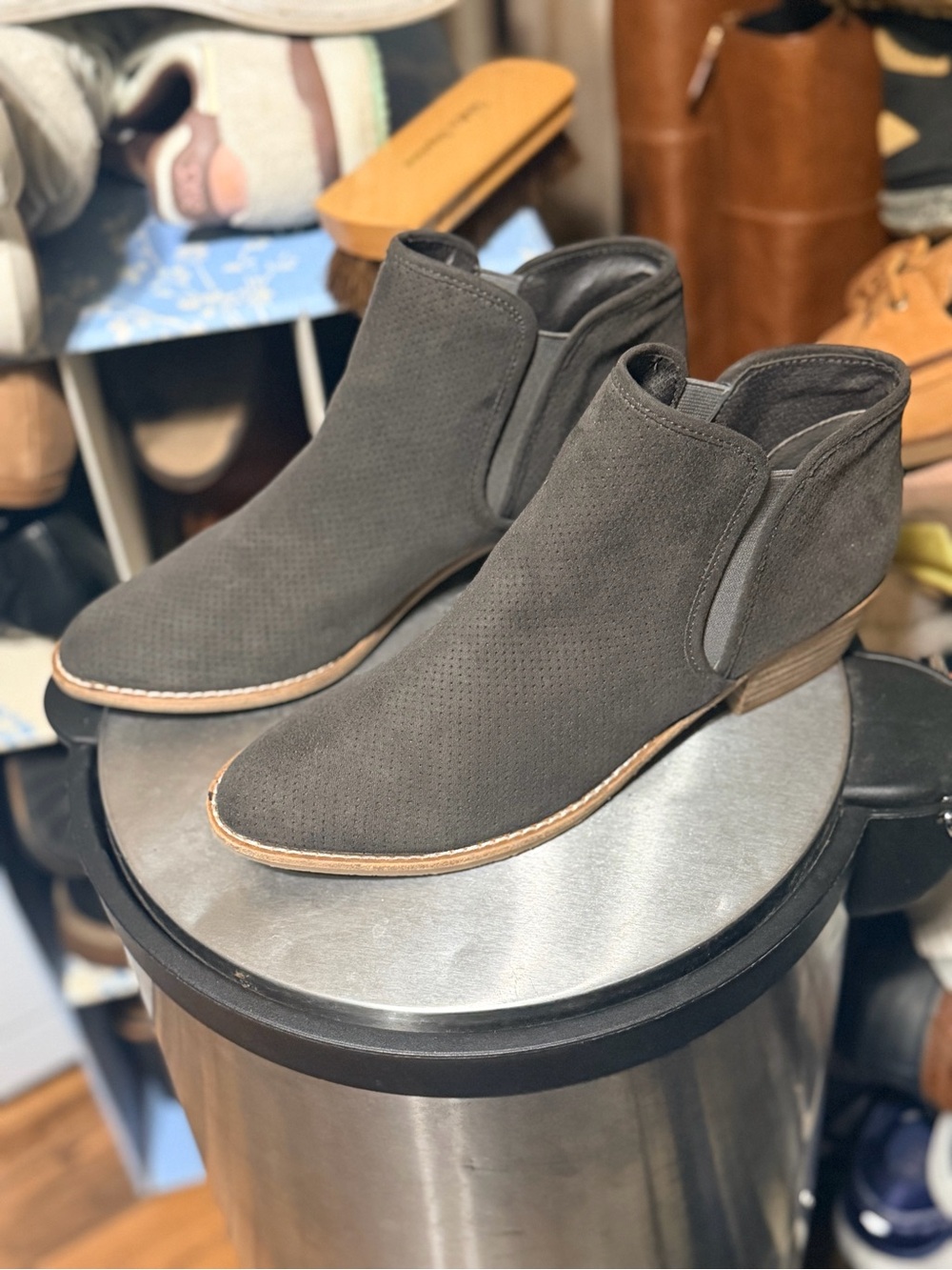 Dolce Vita Women’s 8.5 Gray Suede Perforated Cutout Ankle Booties